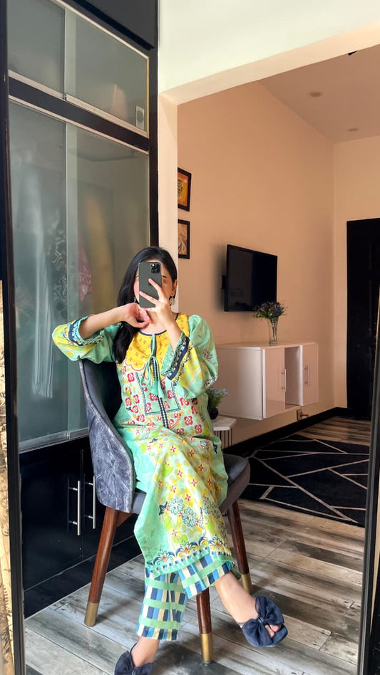 2-Piece Silky Lawn
