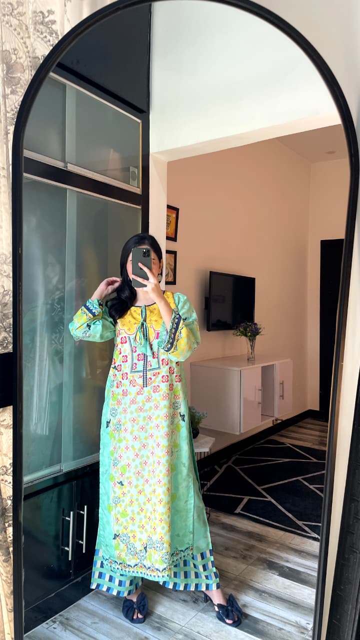 2-Piece Silky Lawn